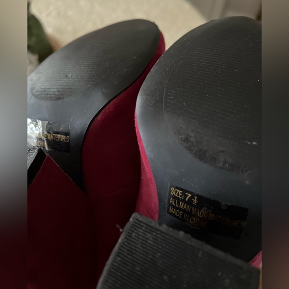 Berry Colored Block Heels | Size 7.5 - Picture 7 of 7